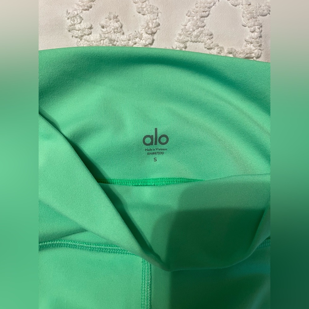 ALO Yoga 7/8 High Waist Airbrush Leggings Green Glow **Neon** Size small - Picture 3 of 7